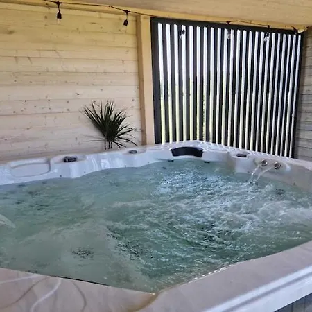 Holiday home Air-conditioned Homes, Summer Pool, Sauna *