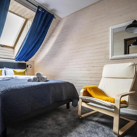 Air-conditioned Homes, Summer Pool, Sauna *