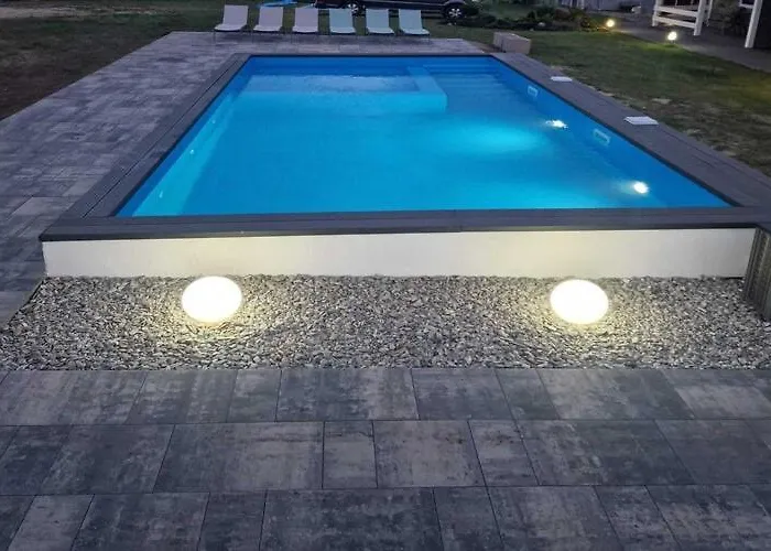 בית נופש Air-conditioned Homes, Summer Pool, Sauna *