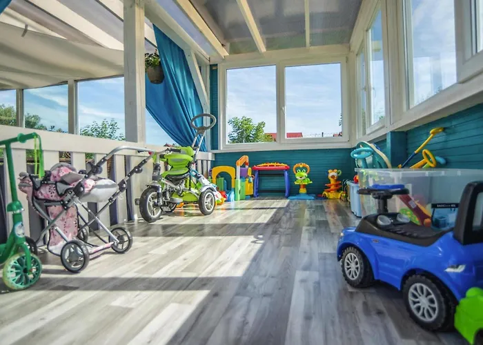 בית נופש Air-conditioned Homes, Summer Pool, Sauna *