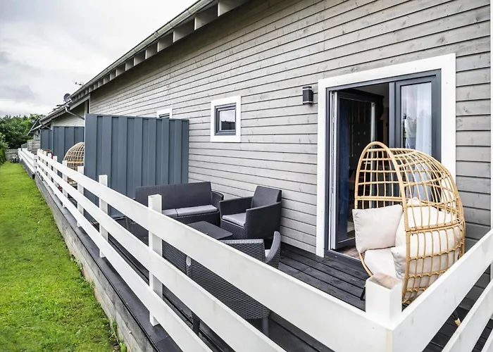 בית נופש Air-conditioned Homes, Summer Pool, Sauna