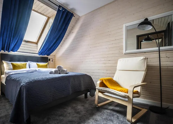 Air-conditioned Homes, Summer Pool, Sauna *